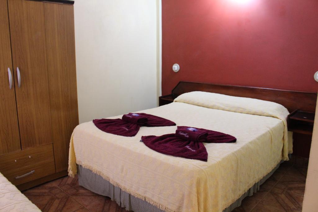 Residencial Noelia Hostel Puerto Iguazu Ngoại thất bức ảnh
