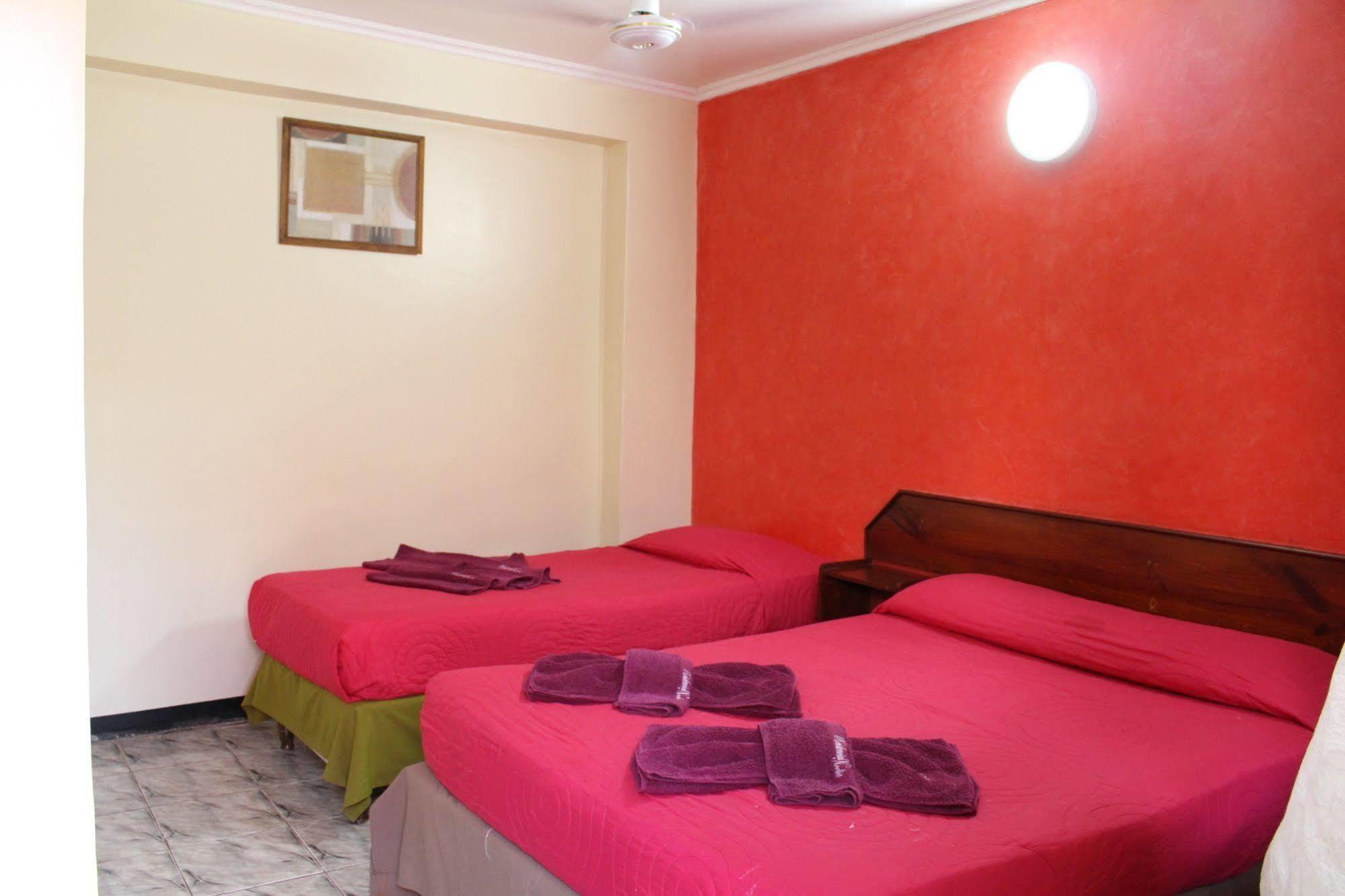 Residencial Noelia Hostel Puerto Iguazu Ngoại thất bức ảnh