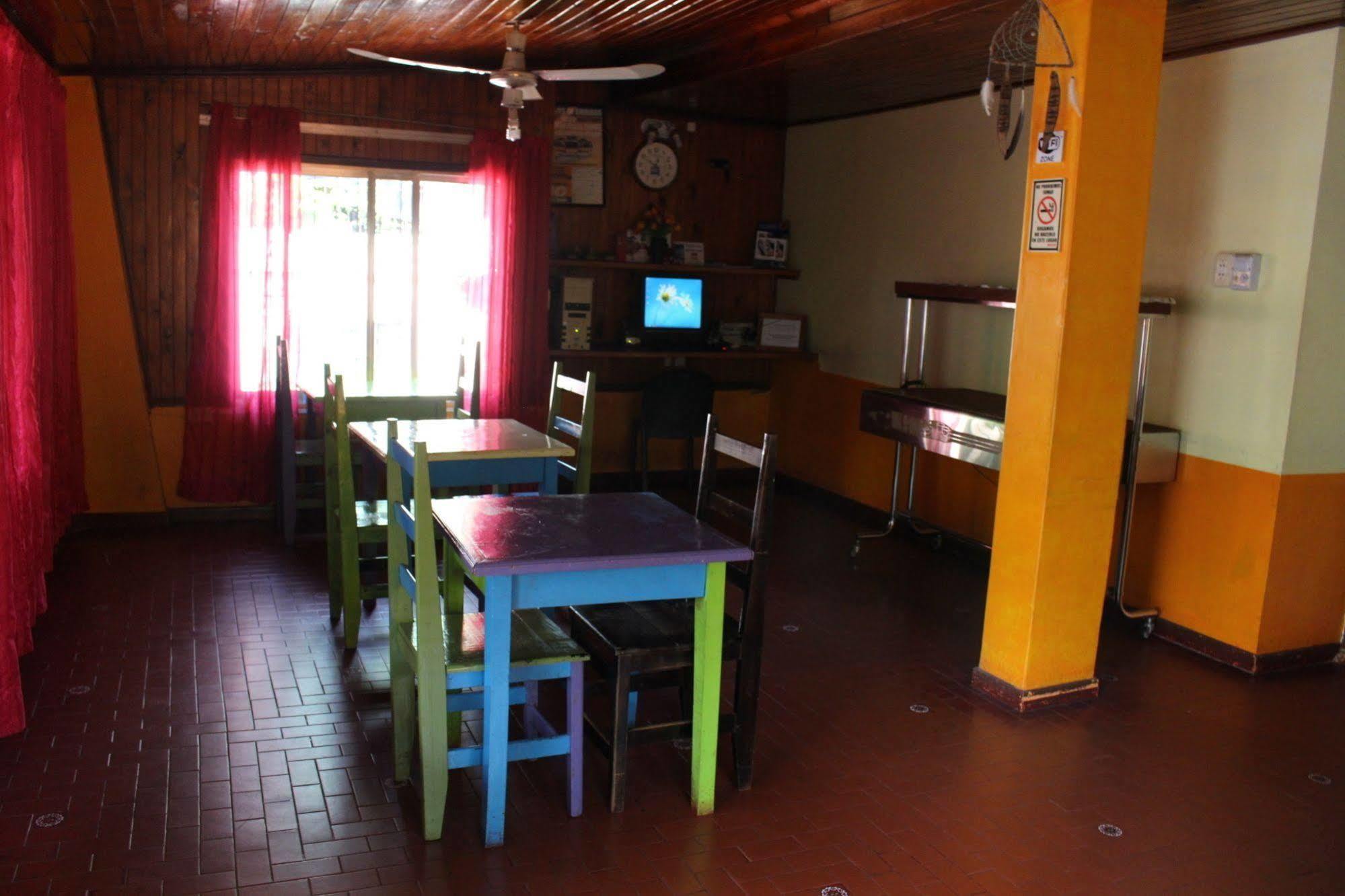 Residencial Noelia Hostel Puerto Iguazu Ngoại thất bức ảnh