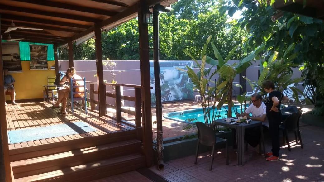 Residencial Noelia Hostel Puerto Iguazu Ngoại thất bức ảnh