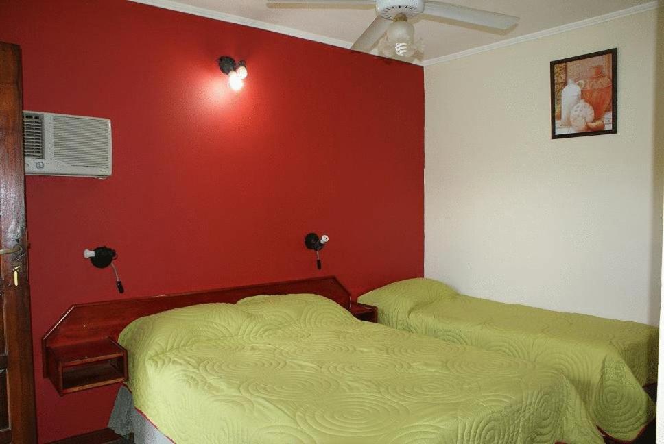 Residencial Noelia Hostel Puerto Iguazu Ngoại thất bức ảnh