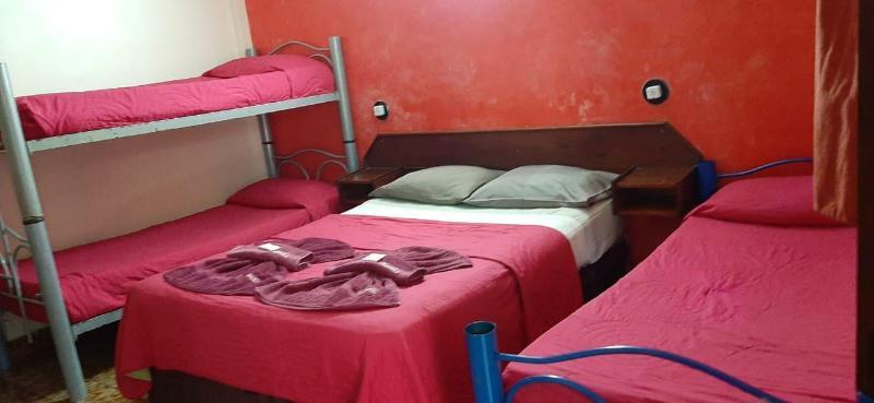 Residencial Noelia Hostel Puerto Iguazu Ngoại thất bức ảnh